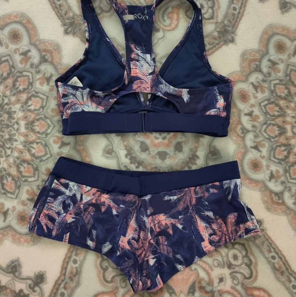 New swimsuit - Picture 2 of 3
